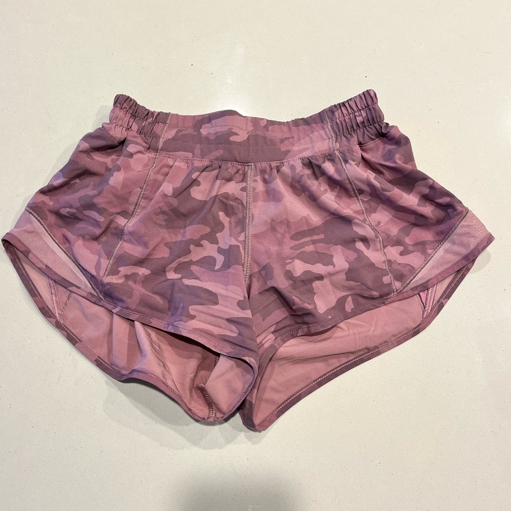 Lululemon hotty hot short low rise 2.5”